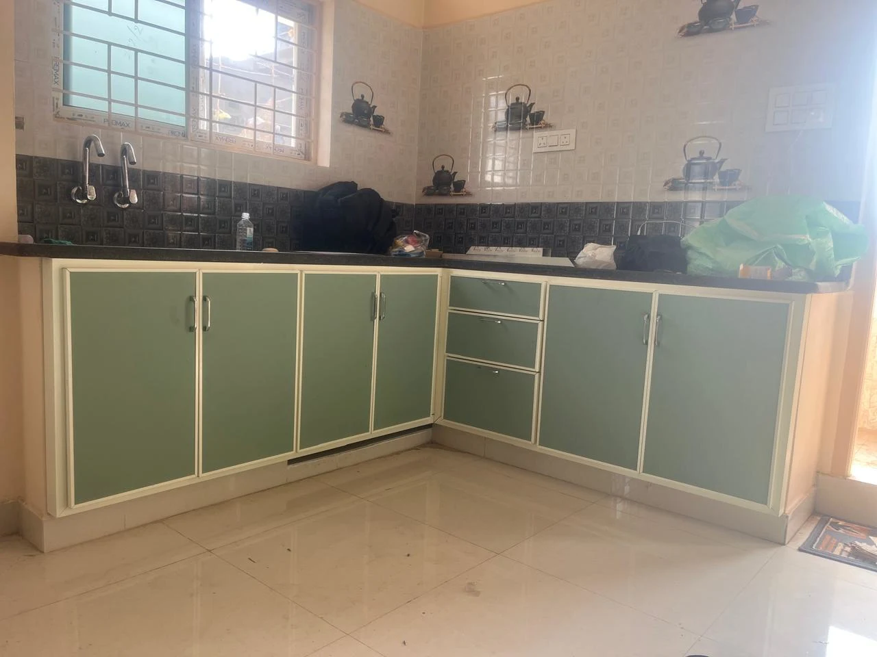 Modern Aluminium Kitchen